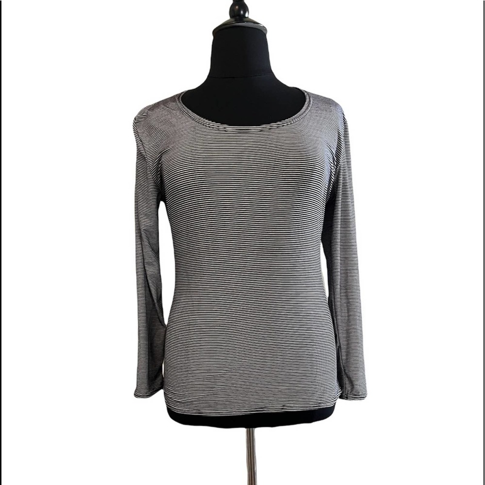 💰 Women’s Long Sleeve Shirt